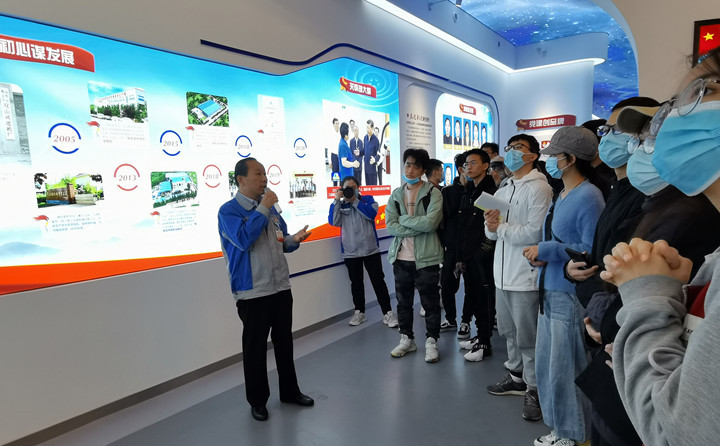 景书记从榴莲视频下载导航的品牌、企业理念、公司规模、全球布局等方面介绍了公司